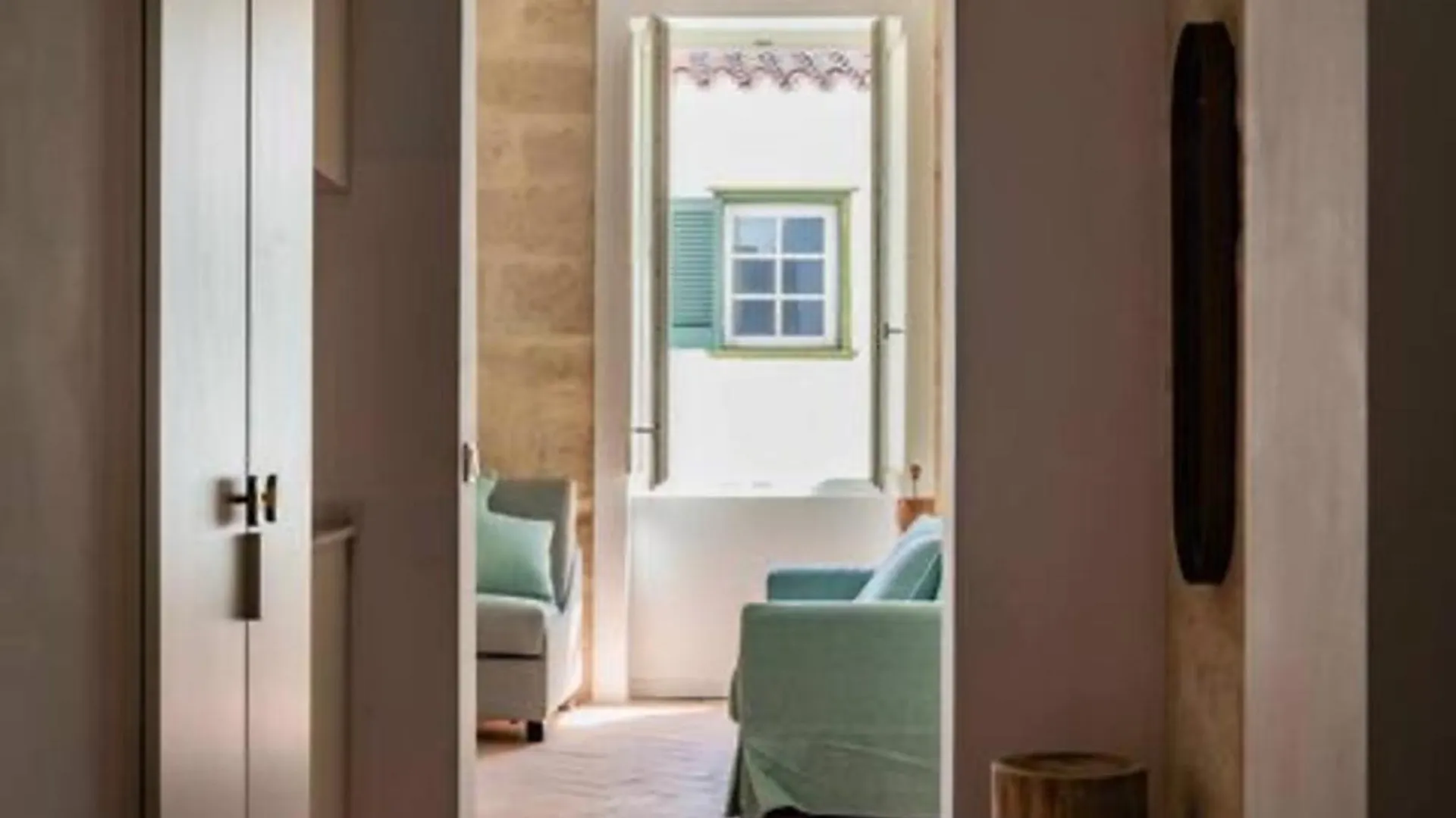 Suite 2 Mahon