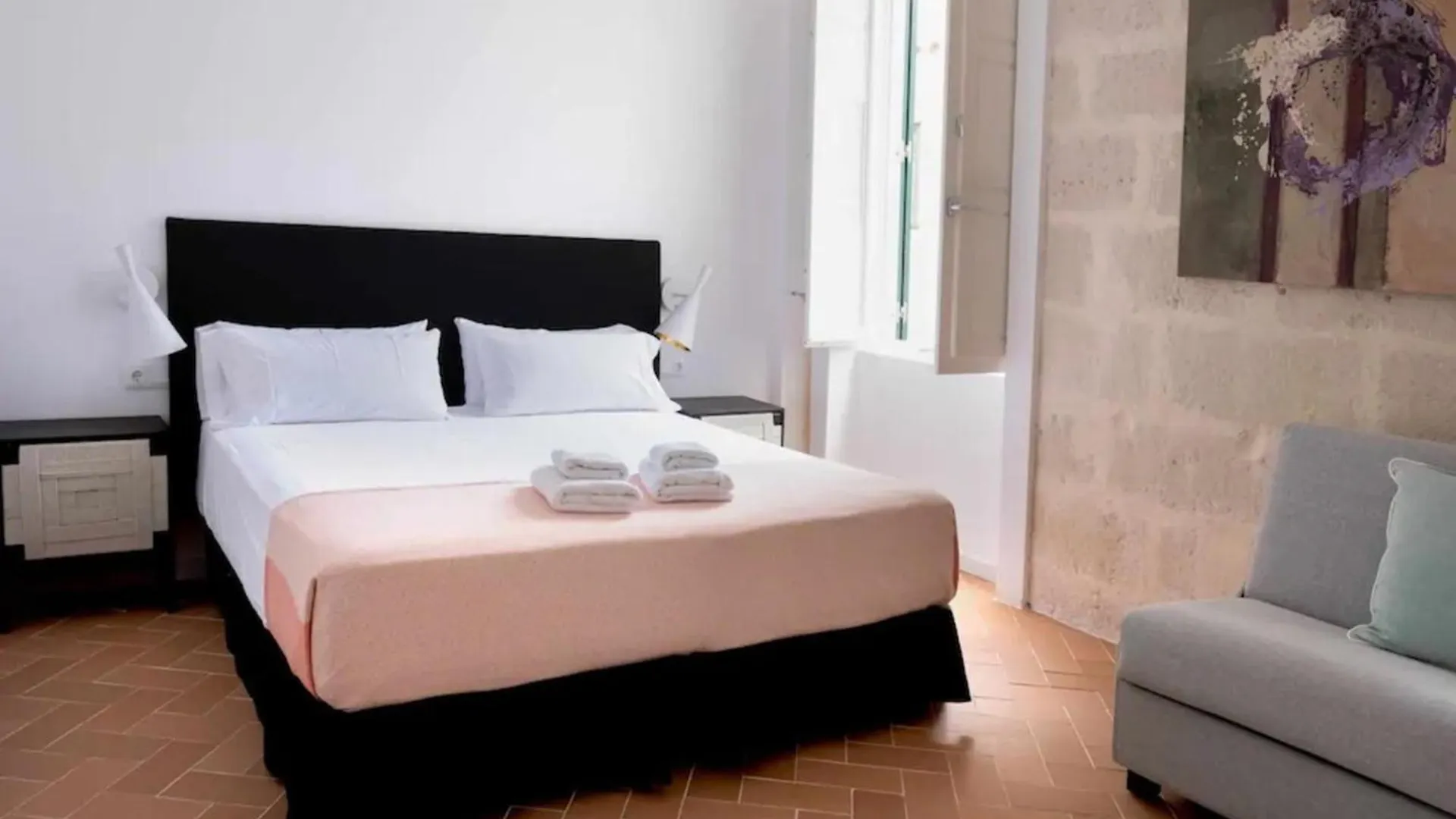 Suite 2 Mahon  Apartment